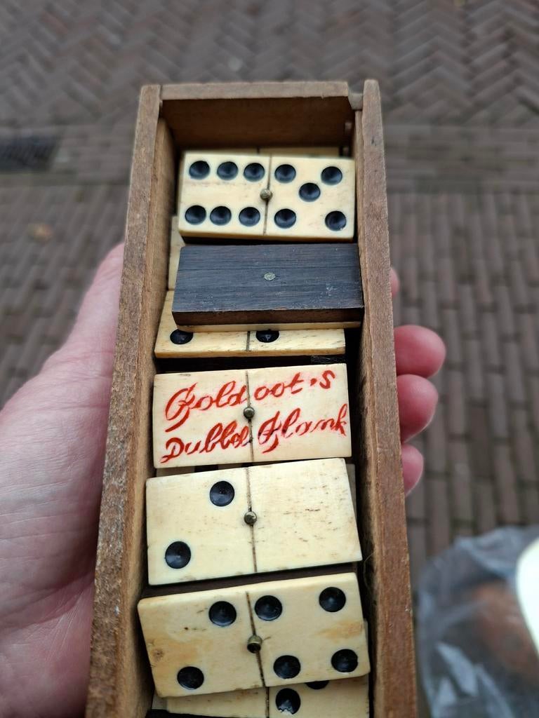 Antiek domino spel  1 steen tekst Boldoot's Dubble Blank, Antiek en Kunst, Ophalen of Verzenden