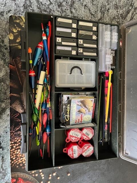 Gevulde opberg-boxen met witvis-karper kleingoed., Watersport en Boten, Hengelsport | Witvissen, Gebruikt, Overige typen, Ophalen of Verzenden