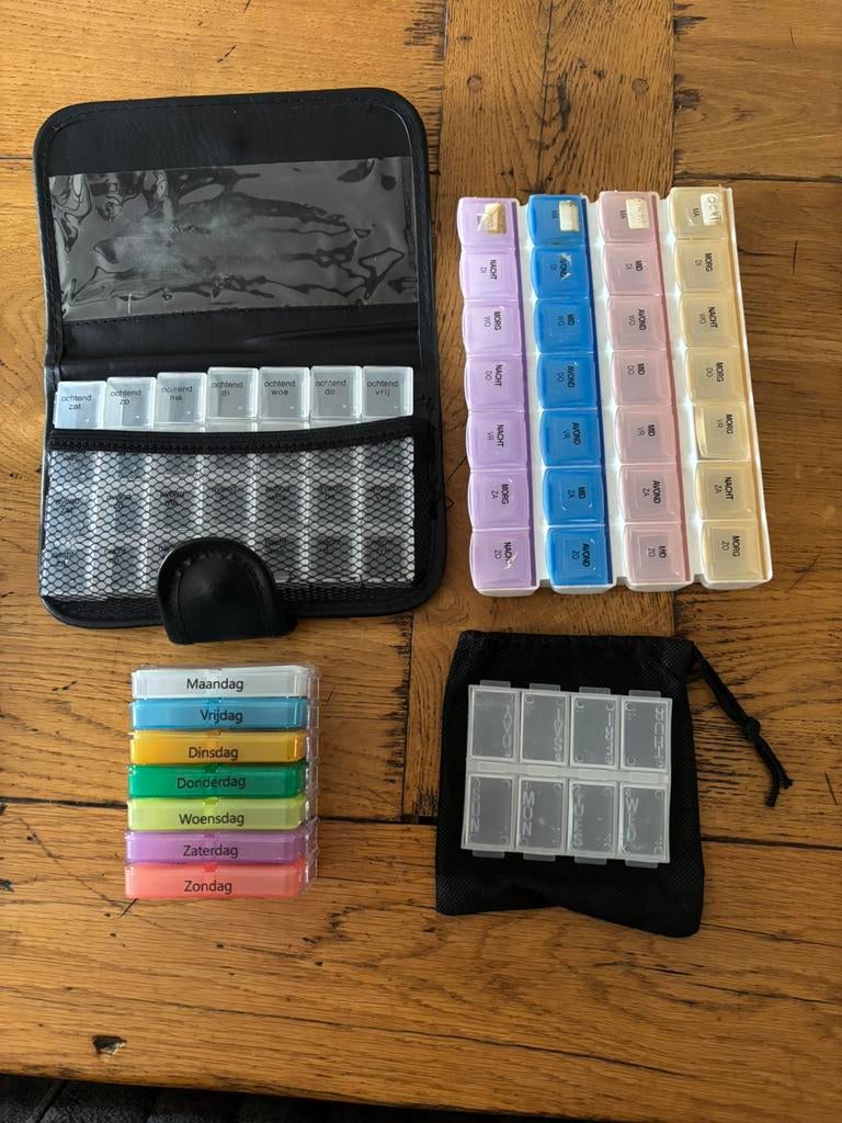 Alkes voor 15,00 if 5,00 pst  pillen dozen, Diversen, Ophalen of Verzenden, Zo goed als nieuw