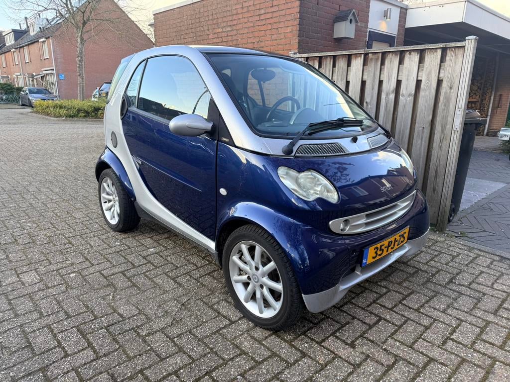 • Smart 0.7 City Coupe 45KW AUT 2004 •, Auto's, Smart, Achterwielaandrijving, 18 €/maand, 61 pk, Origineel Nederlands