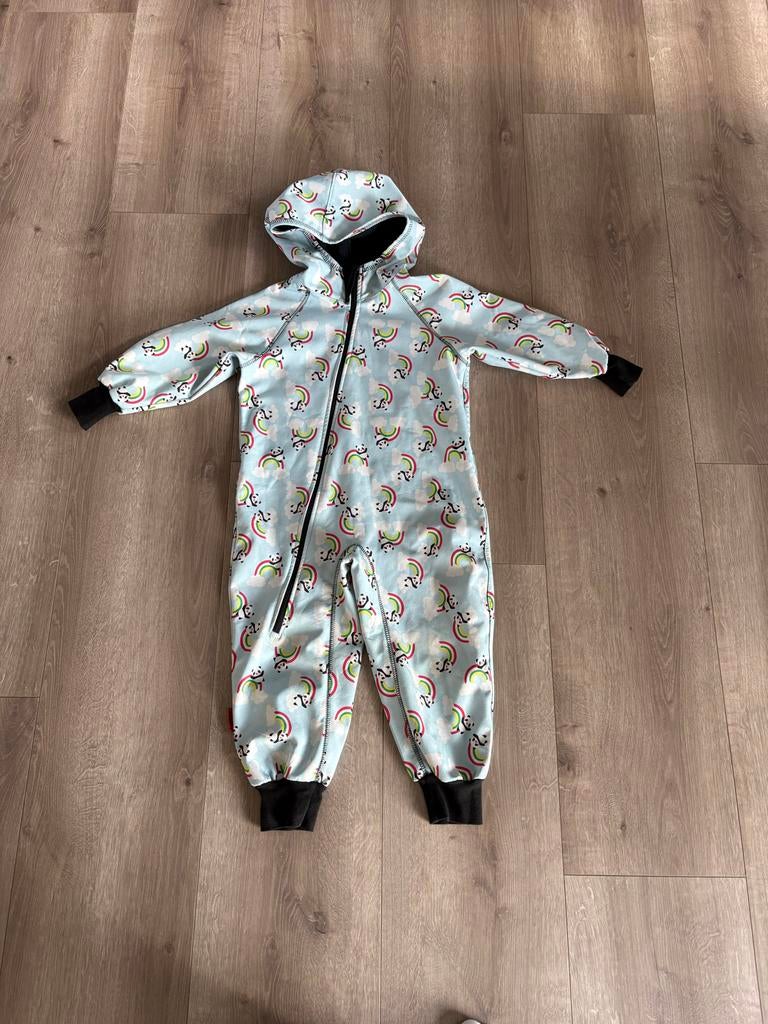 Ielm Softshell Overall Maat 104 - Panda Regenboog Print, Ophalen of Verzenden, Zo goed als nieuw, Jongen of Meisje, Overige typen