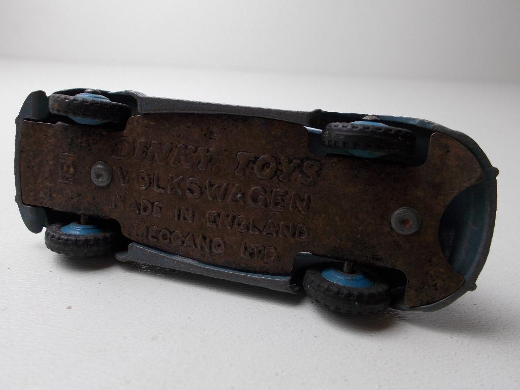 1962 Dinky Toys 181 VOLKSWAGEN KEVER/BEETLE (RAF BLUE) -B-, Ophalen of Verzenden, Gebruikt, Auto, Dinky Toys