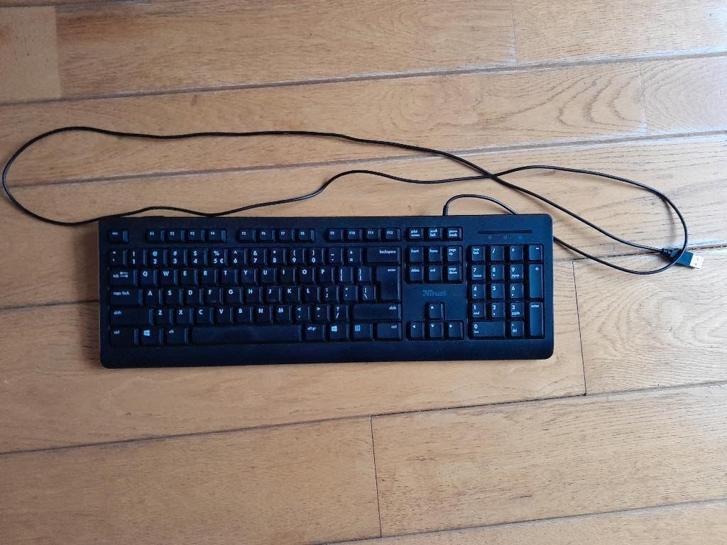 toetsenbord Trust , zgan, Ophalen of Verzenden, Zo goed als nieuw