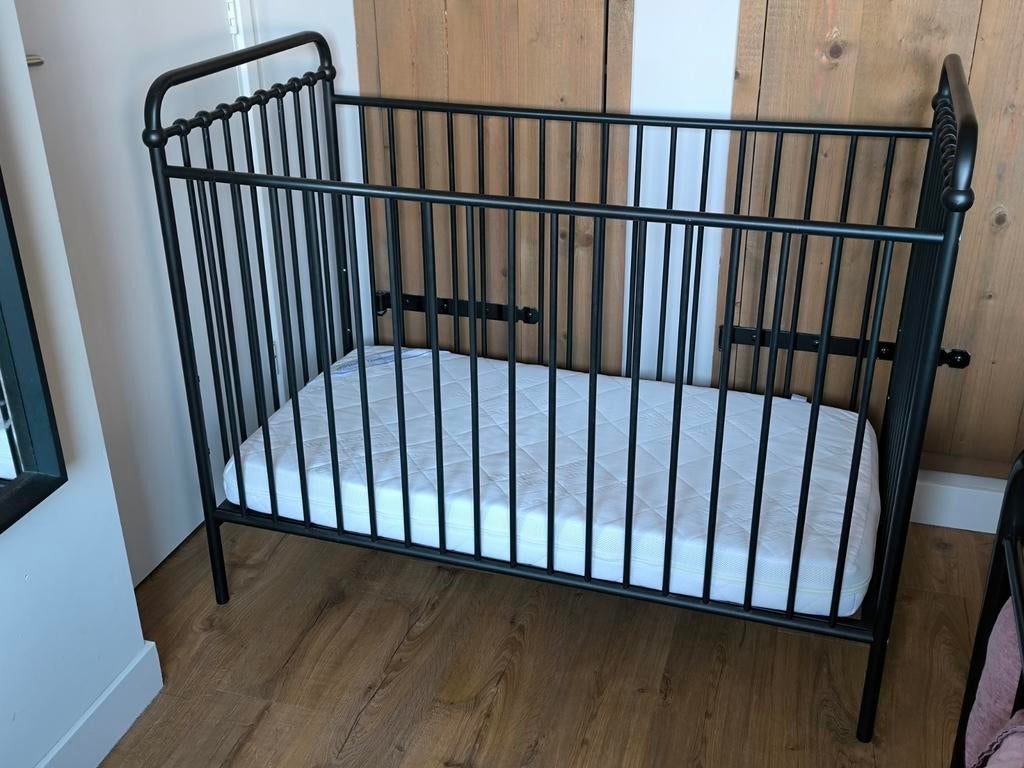 Metalen Kidsmill Ledikant met matras, Ophalen, Zo goed als nieuw, Ledikant