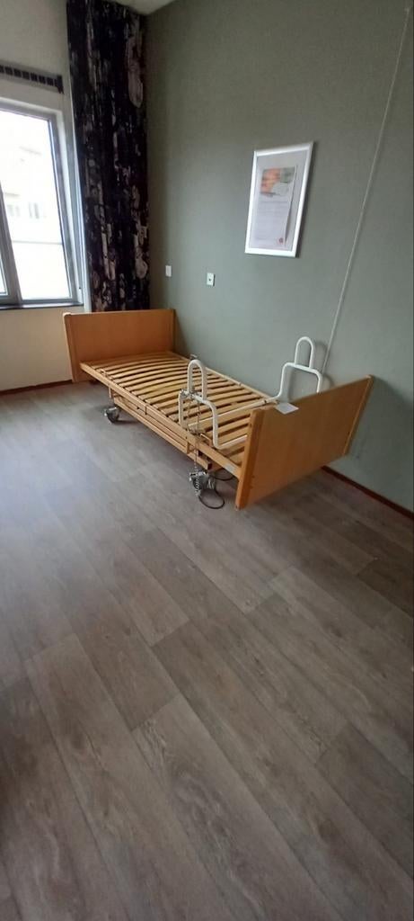 Verrijdbaar elektrisch hoog-laag bed - ideaal voor thuiszorg, Ophalen of Verzenden