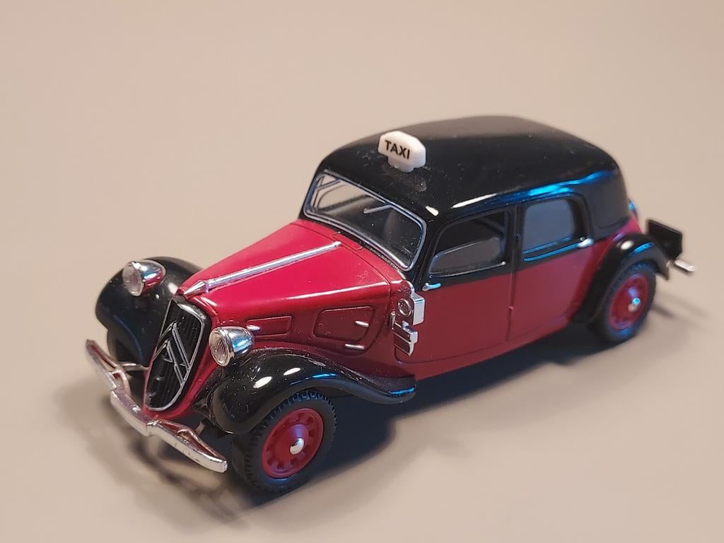 Citroën Traction Avant 11b taxi 1938 Solido 1:43, Ophalen of Verzenden, Auto, Solido