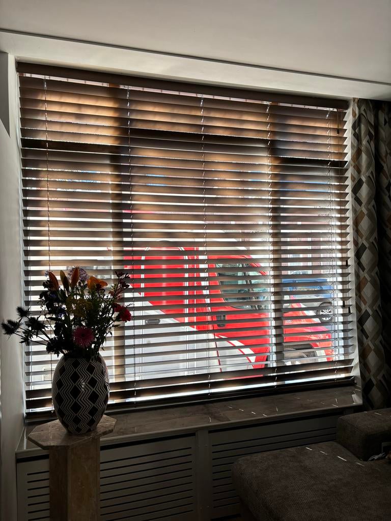 Luxaflex donkerbruin, brede lamellen, Ophalen, Gebruikt, Bruin, 200 cm of meer