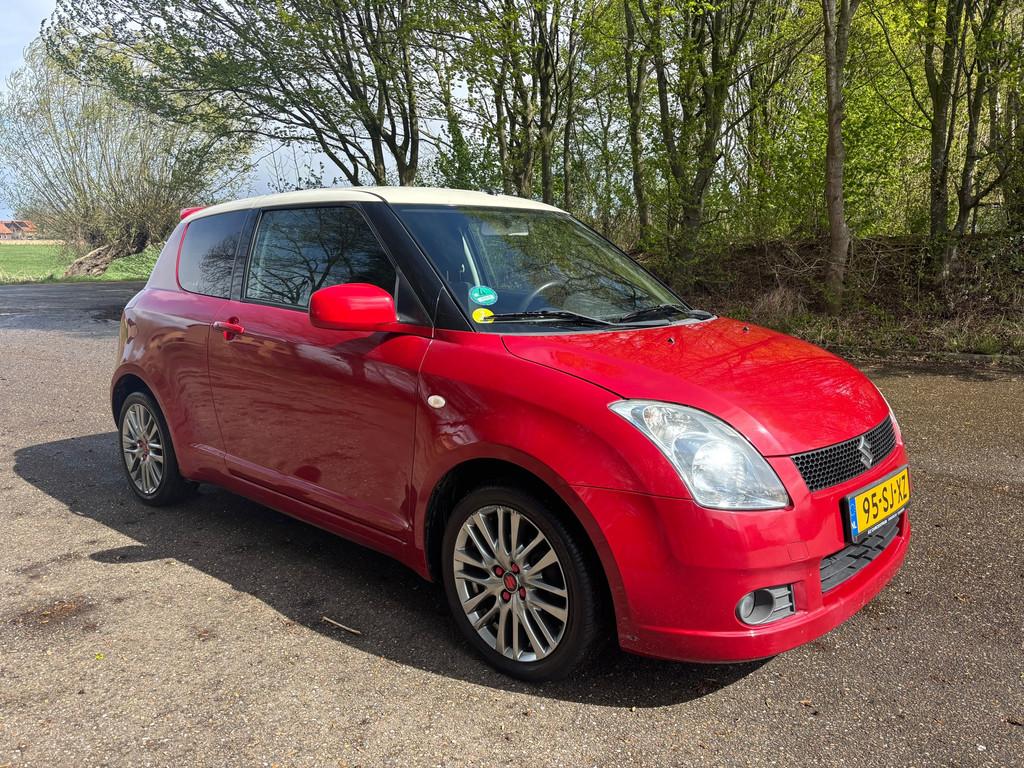 Suzuki Swift 1.5 Sport , Exclusive | Airco | APK 09-2026, Voorwielaandrijving, Zwart, 4 cilinders, 400 kg