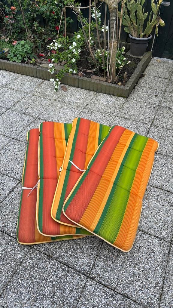 4 tuinkussens, 114 cm., Ophalen of Verzenden, Zo goed als nieuw