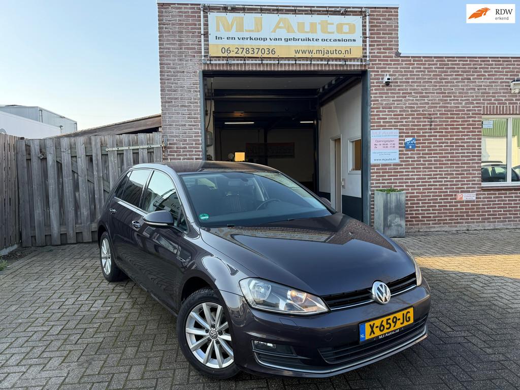 Volkswagen Golf 1.2 TSI lounge airco navigatie cruise contro, Voorwielaandrijving, Stof, Gebruikt, Euro 6