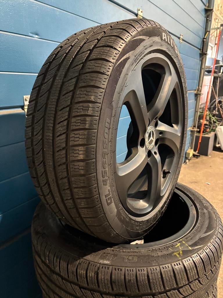 Originele Mercedes Vito of E-Klasse W213 - 18 inch set, Ophalen, 18 inch, Banden en Velgen, All Season