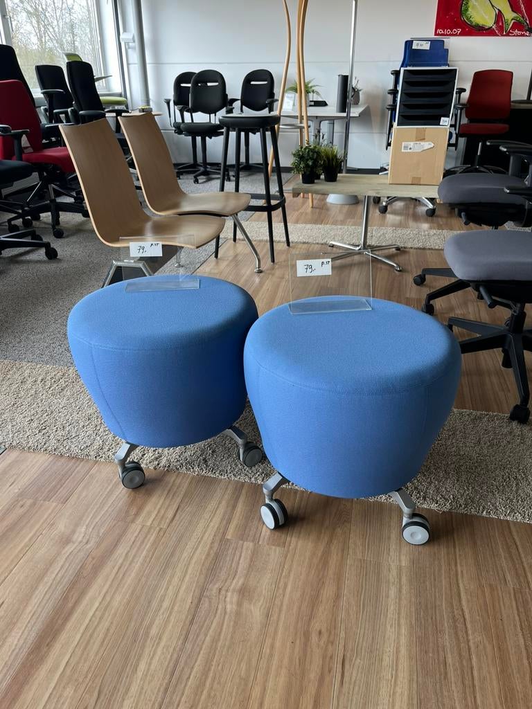 Orangebox verrijdbare poef blauw 55,- pst., Ophalen, Stof, Minder dan 50 cm, Geen