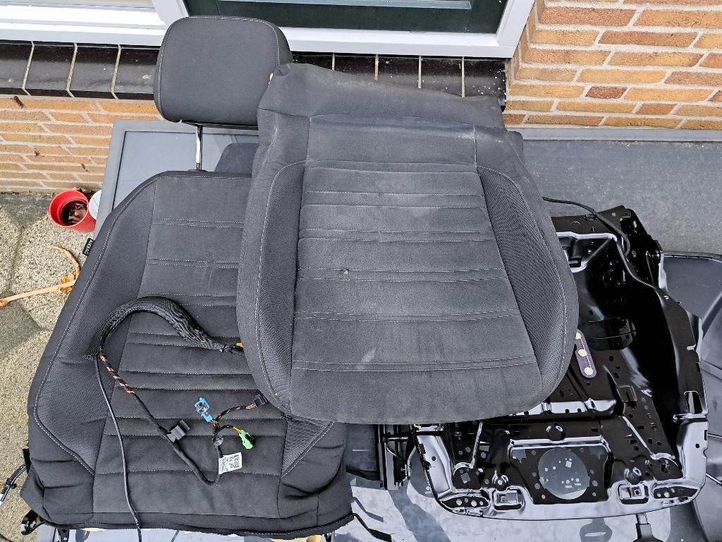 Nieuwe autostoel (passagier) voor o.a. VW Touran/Caddy, Auto-onderdelen, Interieur en Bekleding, Ophalen, Nieuw, Volkswagen