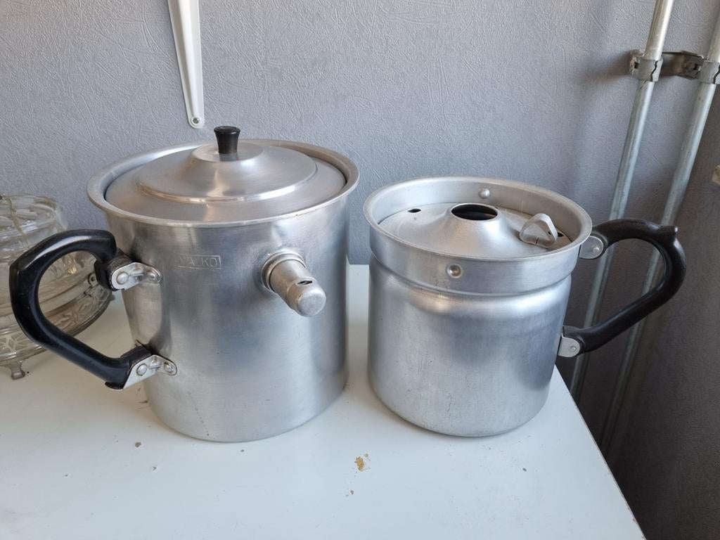 2 aluminium pannen: Valko dubbelwandig en Comforta, Ophalen of Verzenden, Gebruikt, Aluminium, Kookpan of Snelkookpan
