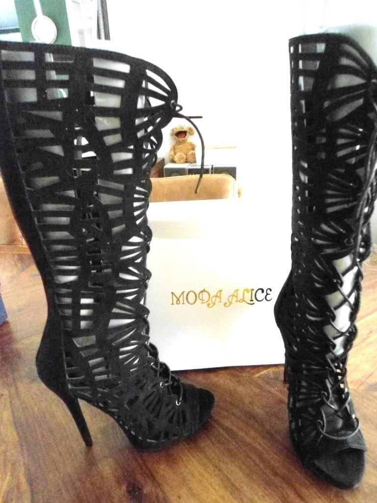 Opengewerkte laars met stilettohak maat 39, Kleding | Dames, Schoenen, Nieuw, Hoge laarzen, Zwart, Ophalen