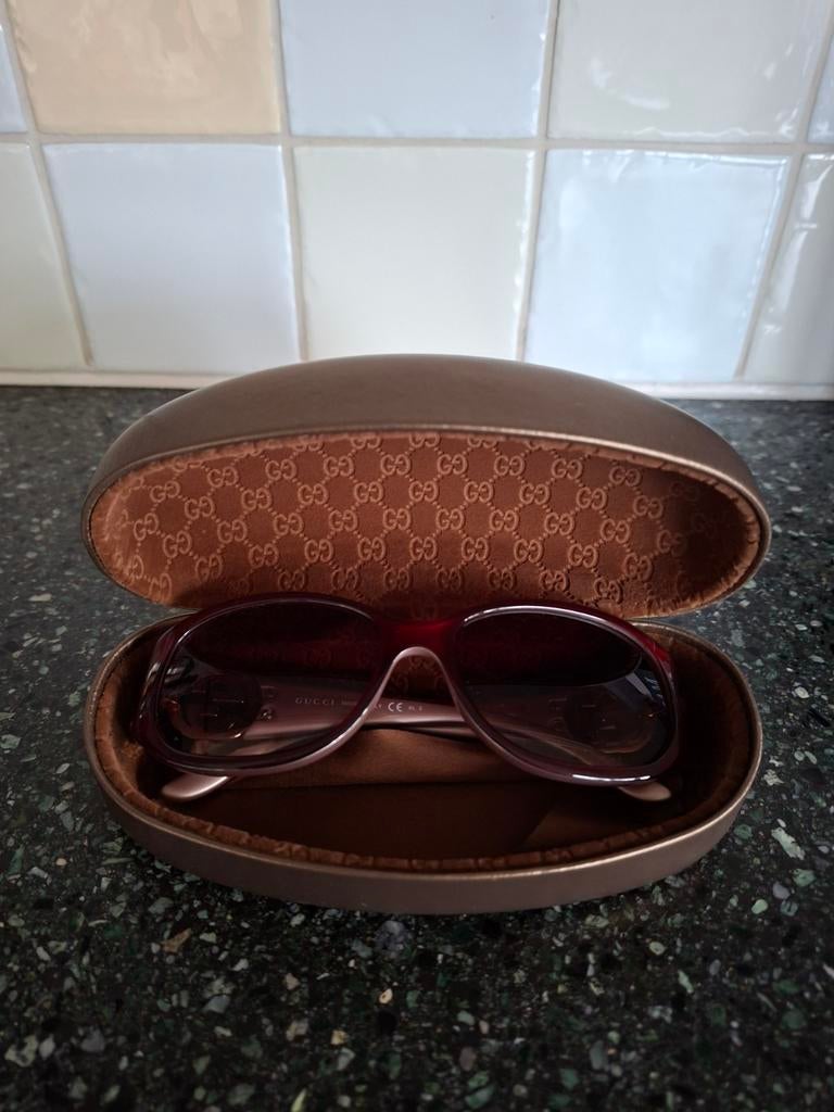 Gucci zonnebril, Ophalen of Verzenden, Nieuw, Rood, Overige merken