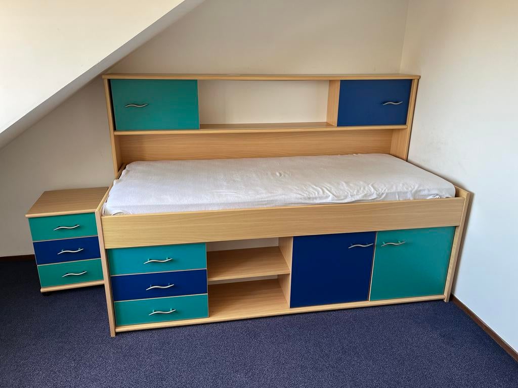 Kinderbed half hoog met kasten en ladekastje, Kinderen en Baby's, Kinderkamer | Bedden, Ophalen, 85 tot 100 cm, Gebruikt, Hoogslaper of Stapelbed