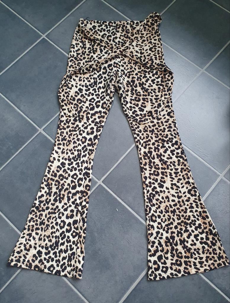 Leopard flared broek van TwoDay - Maat S, Kleding | Dames, Broeken en Pantalons, TwoDay, Beige, Ophalen of Verzenden, Zo goed als nieuw
