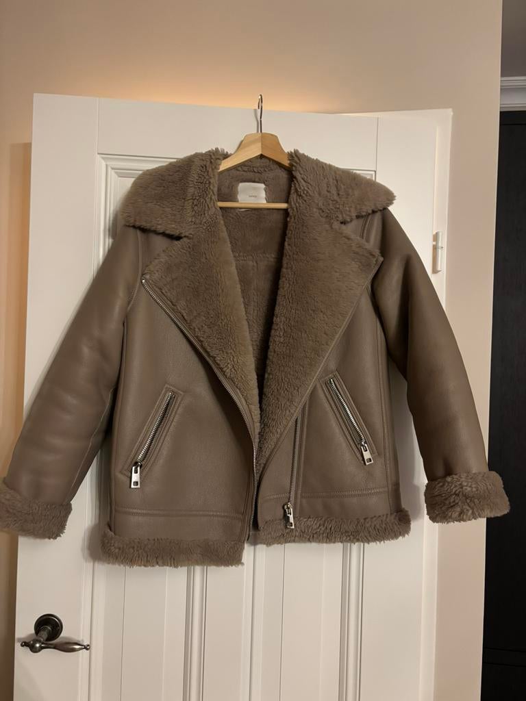 Lekker warme jas, Ophalen of Verzenden, Zo goed als nieuw, Maat 38/40 (M), Zwart