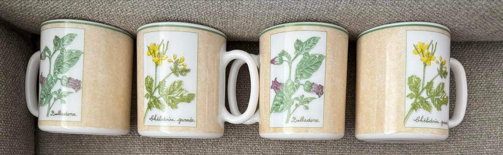 Arcopal Mokken met Bloemenmotief, Ophalen of Verzenden, Gebruikt