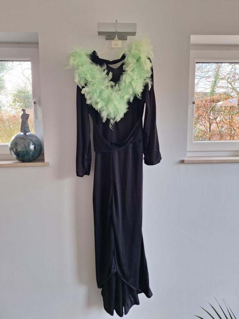 Zwarte jurk met mintgroene boa, Ophalen of Verzenden, Zo goed als nieuw, Carnaval