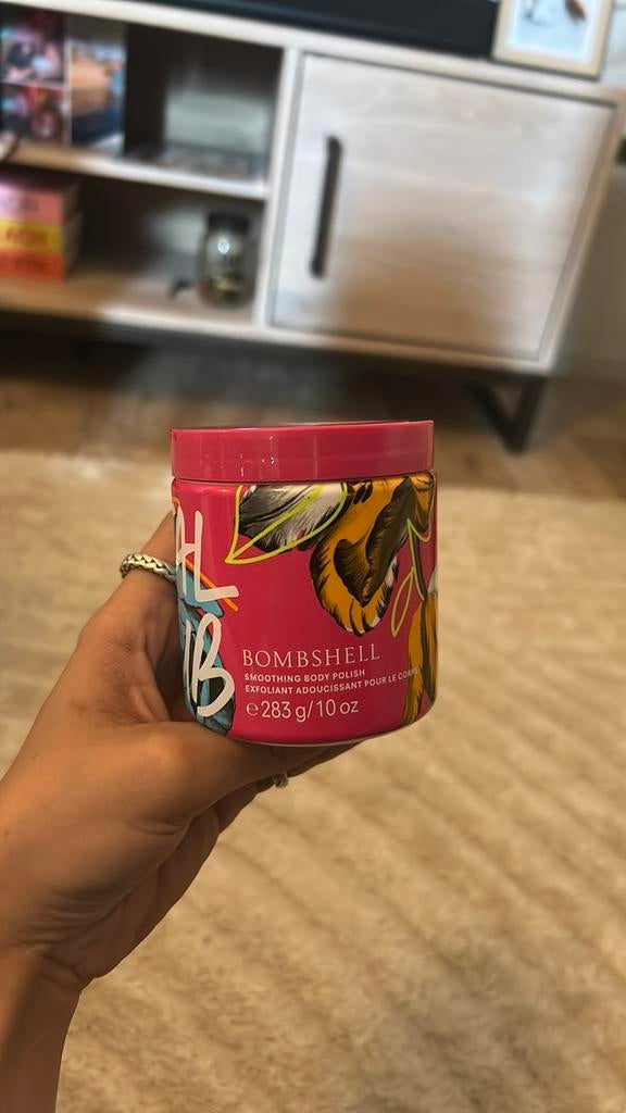 Victoria’s secret bombshell petal body scrub 283g, Ophalen of Verzenden, Nieuw