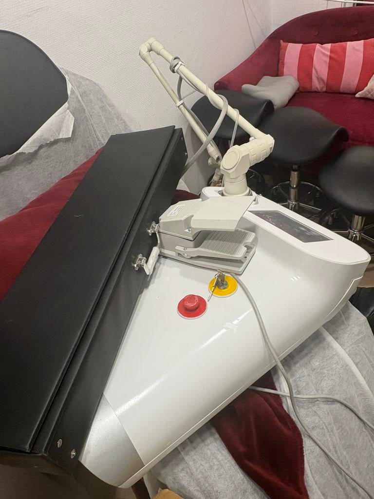 CO₂ Fractional Laser – Professioneel Kliniekmodel, Ophalen of Verzenden, Zo goed als nieuw, Apparaat