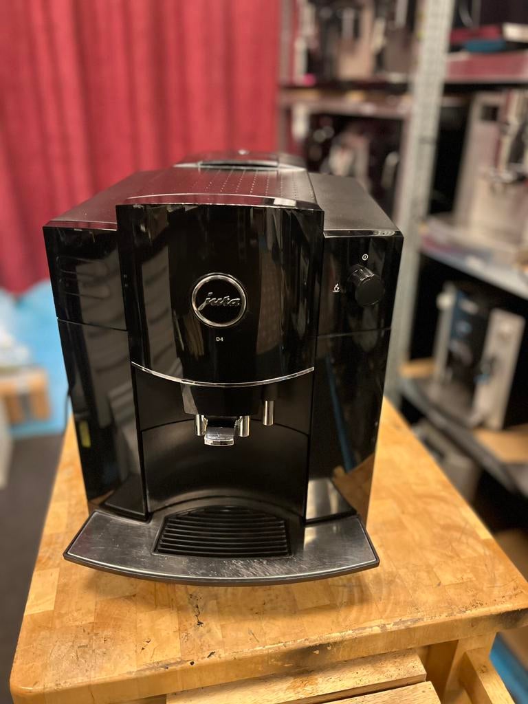 Jura d 4, Witgoed en Apparatuur, Koffiezetapparaten, Afneembaar waterreservoir, Info@jura.com, 10 kopjes of meer, Koffiemachine