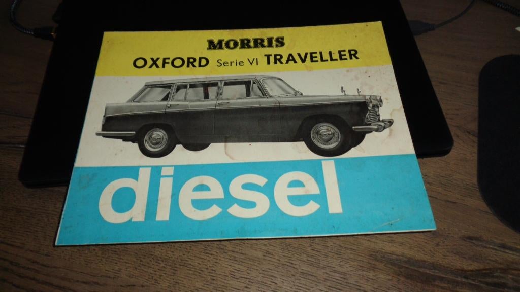 Folder  MORRIS OXFORD Series VI TRAVELER, Verzenden, Gelezen, Overige merken