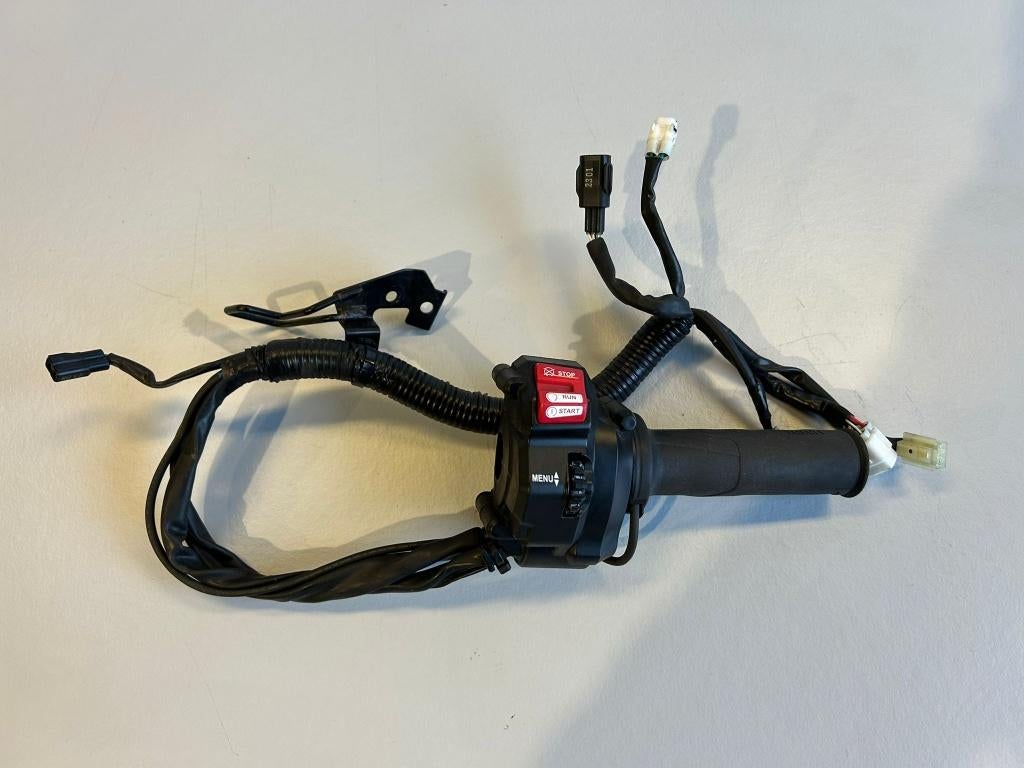 Stuurschakelaar Rechts Yamaha MT 09 GT Tracer 2022, Ophalen of Verzenden, Gebruikt