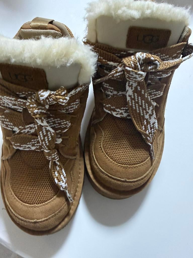 Uggs sneakers, Kleding | Dames, Schoenen, Ophalen of Verzenden, Zo goed als nieuw, Bruin, Sneakers of Gympen
