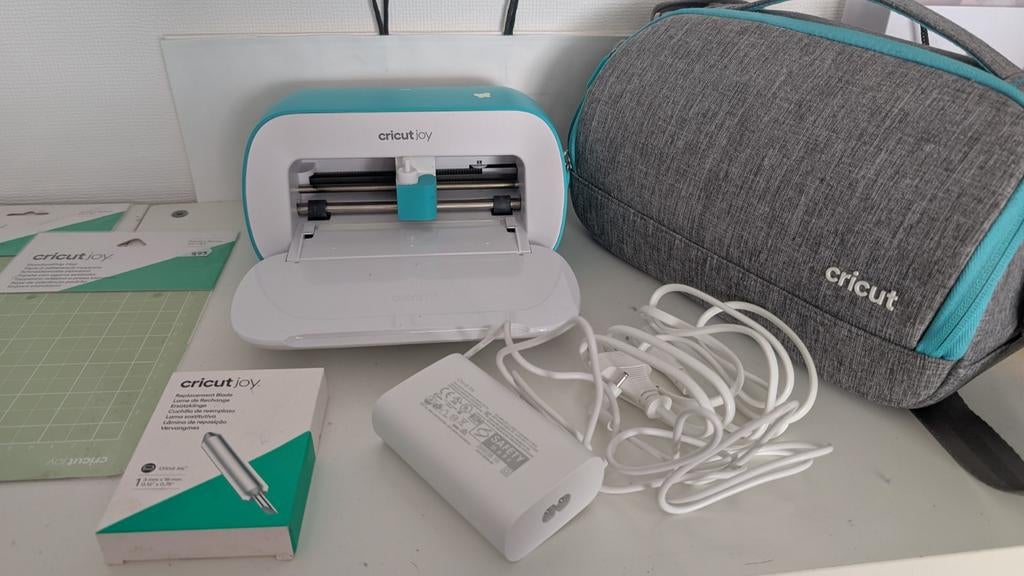 Cricut Joy met extra's: draagtas, matten en mesje, Ophalen, Zo goed als nieuw, Gereedschap of Toebehoren