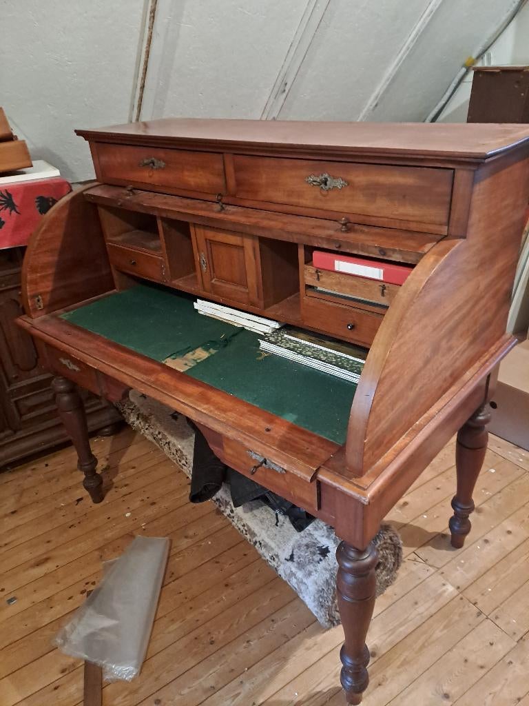 Antiek bureau (Biedemeier stijl), Ophalen