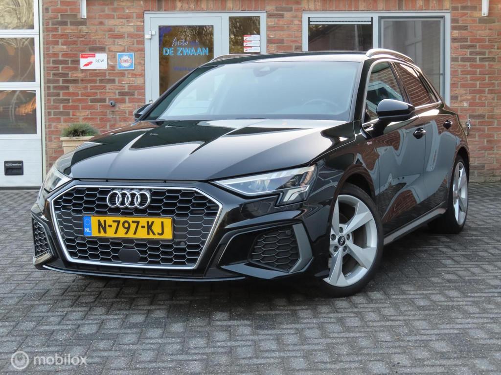Audi A3 Sportback 35 TFSI S edition|Stoelverwarmig|Carplay|V, 4 cilinders, 150 pk, Zwart, Bedrijf