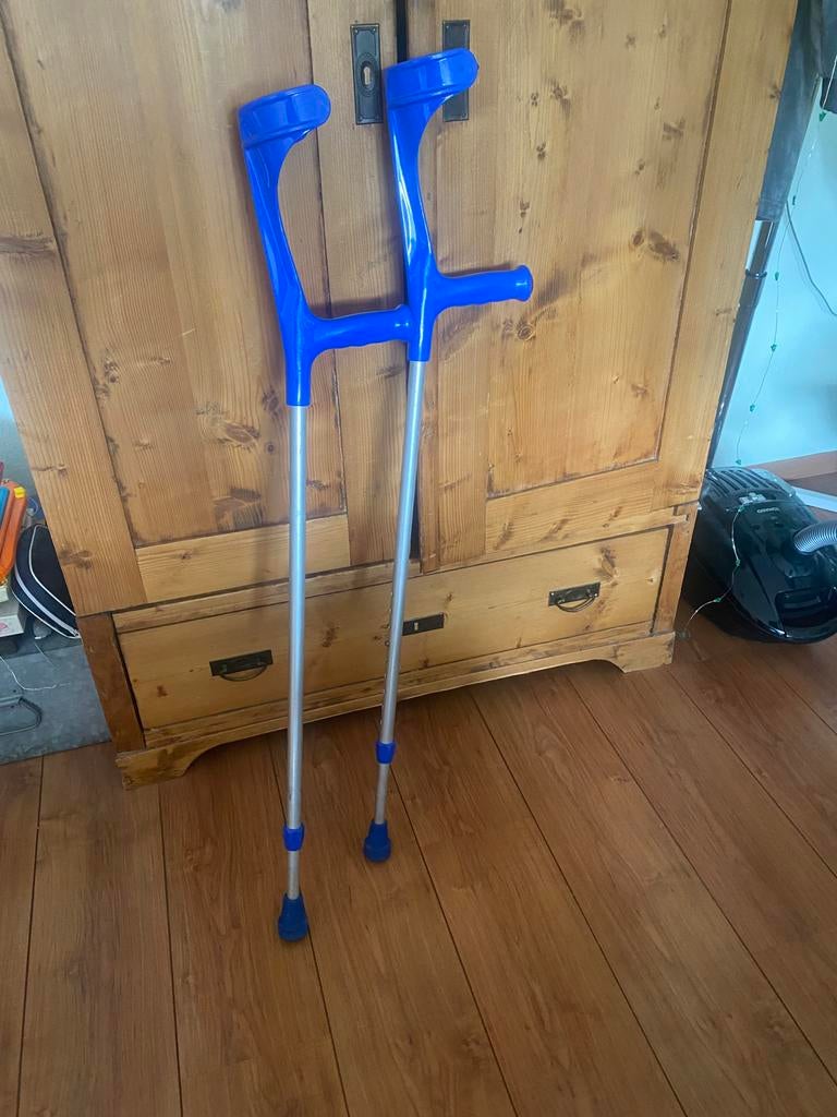 Elleboogkrukken loopkkrukken set, Ophalen, In hoogte verstelbaar, Zo goed als nieuw