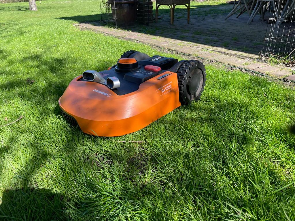 Worx Robotmaaier, Tuin en Terras, Robotmaaiers, Gebruikt, Meer dan 25 cm, Met regensensor, Bestuurbaar via app, Ophalen