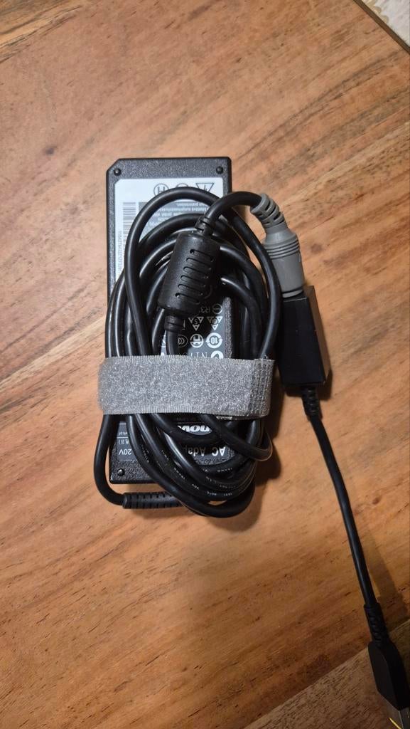 Lenovo 90W voeding met adapter kabel, Computers en Software, Laptop-opladers, Ophalen of Verzenden, Zo goed als nieuw, Lenovo
