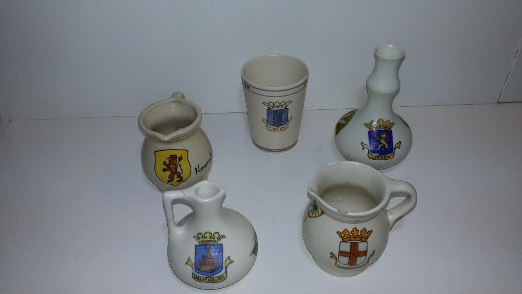 5 Distel Plateel vaasjes, Ophalen of Verzenden