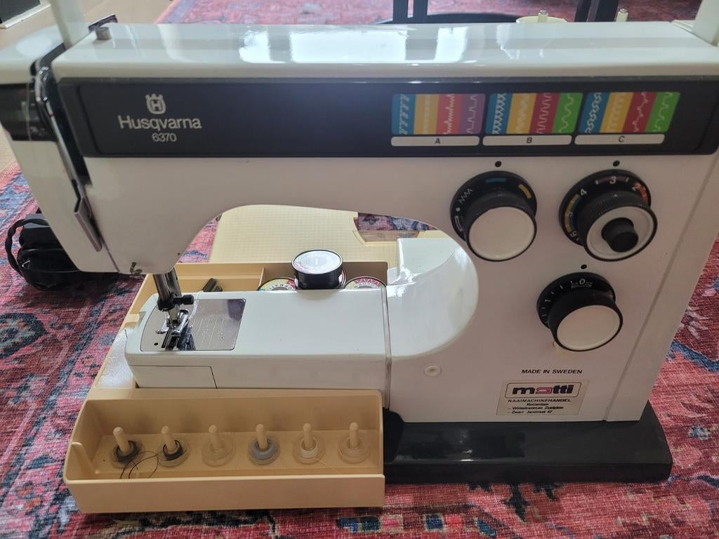 Husqvarna 6370 Naaimachine, Hobby en Vrije tijd, Naaimachines en Toebehoren, Ophalen, Gebruikt, Naaimachine, Husqvarna