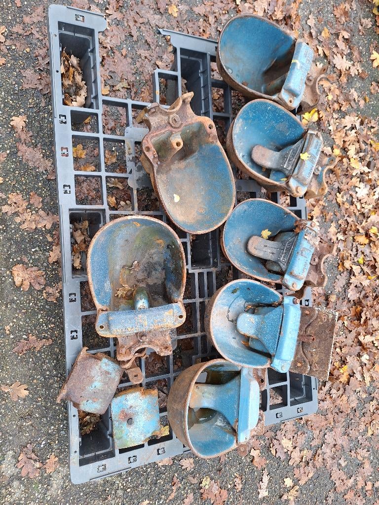 Enkele koeien drinkbakken, Ophalen, Anti-knoei, Gebruikt