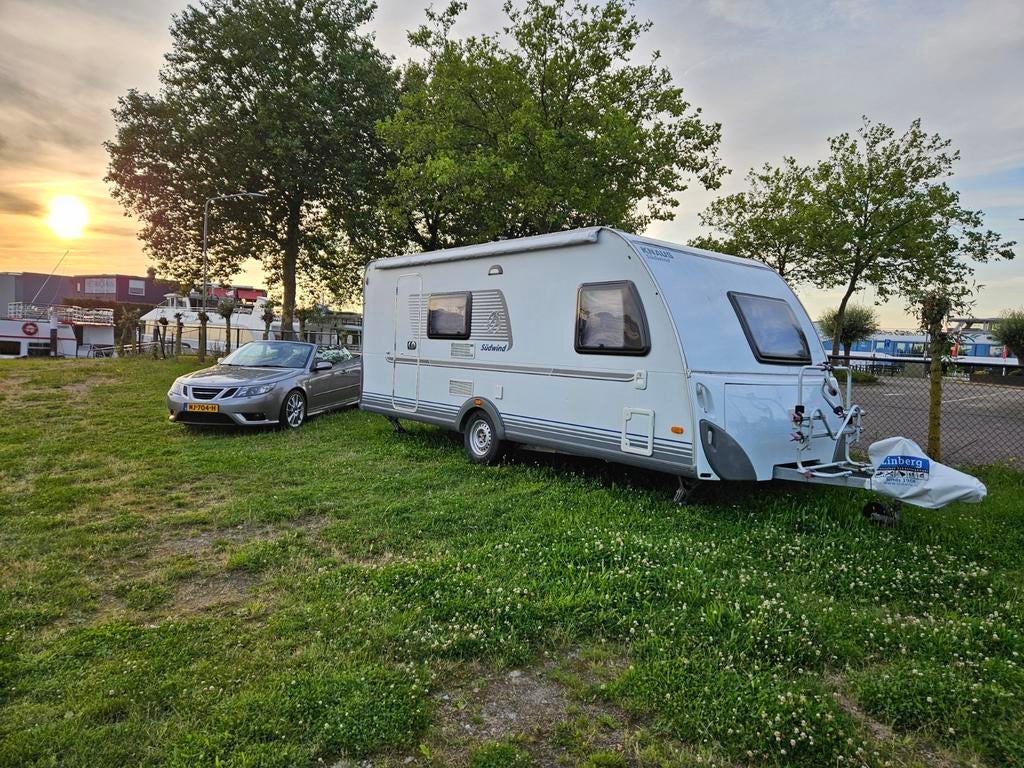 Knaus Südwind 500FSK (2009) en isabella opus 300 voortent, Caravans en Kamperen, Caravans, 75 kg, Vast bed, Treinzit, Particulier