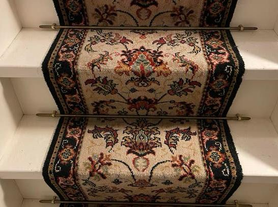 Traploper met klassiek patroon, Huis en Inrichting, Ophalen, Minder dan 50 cm, Gebruikt, Beige