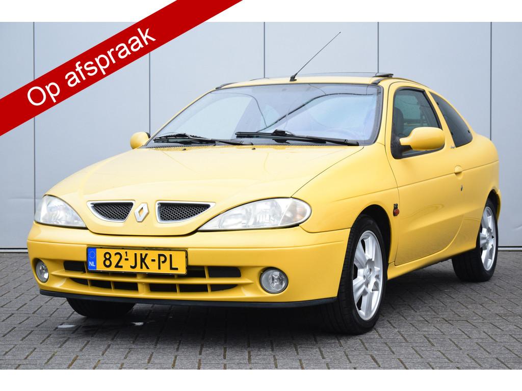 Renault Mégane Coupe 2.0-16V Privilege Schuifdak Priv/Glass, 1998 cc, Gebruikt, Zwart, 49 €/maand
