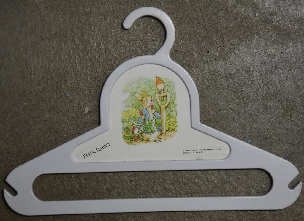 kledinghanger kind baby konijn Peter Rabbit Beatrix Potter, Ophalen of Verzenden, Zo goed als nieuw, Jongetje of Meisje