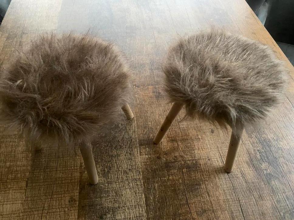 2 houten krukjes, Ophalen of Verzenden