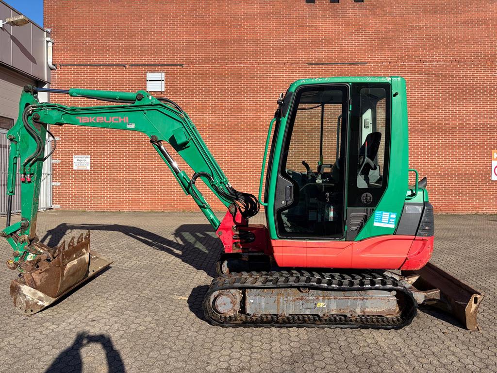 Takeuchi TB235 minigraver | 3,5 ton | Powertilt |, Zakelijke goederen, Machines en Bouw | Kranen en Graafmachines, Ophalen, Graafmachine