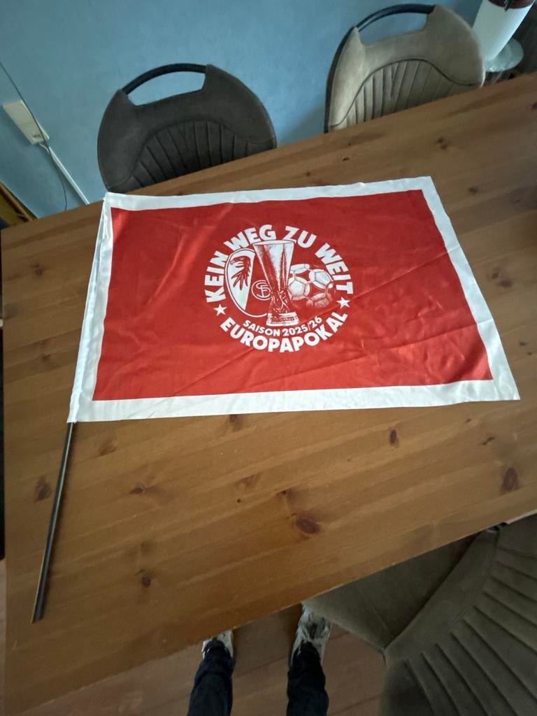 SC Freiburg vlag Europa League, Diversen, Vlaggen en Wimpels, Ophalen of Verzenden, Nieuw