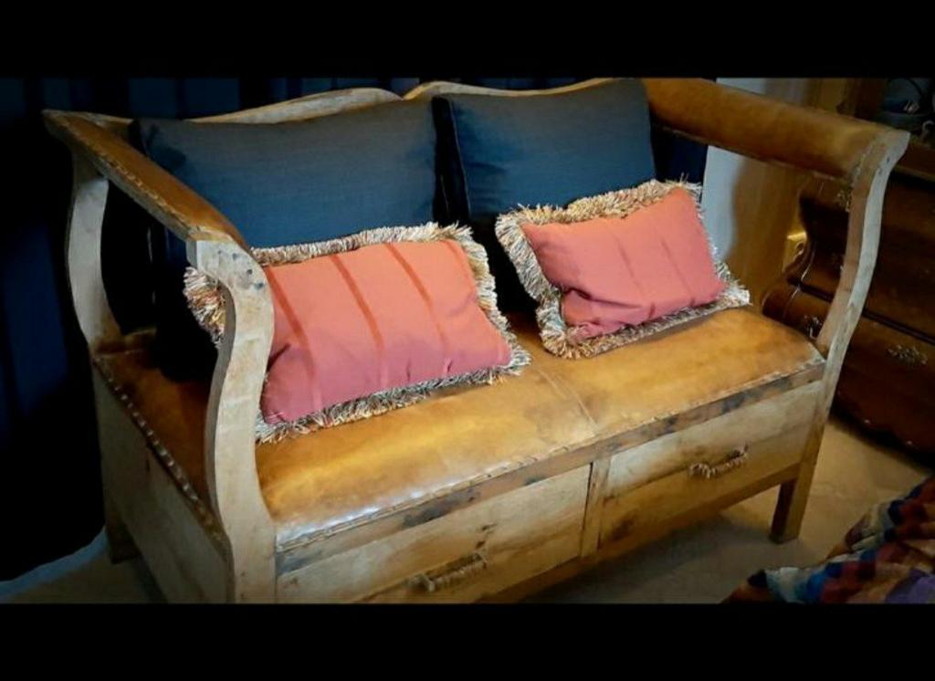 Vintage houten bankje met 2 lades., Ophalen of Verzenden, Gebruikt, Tweepersoons, Hout