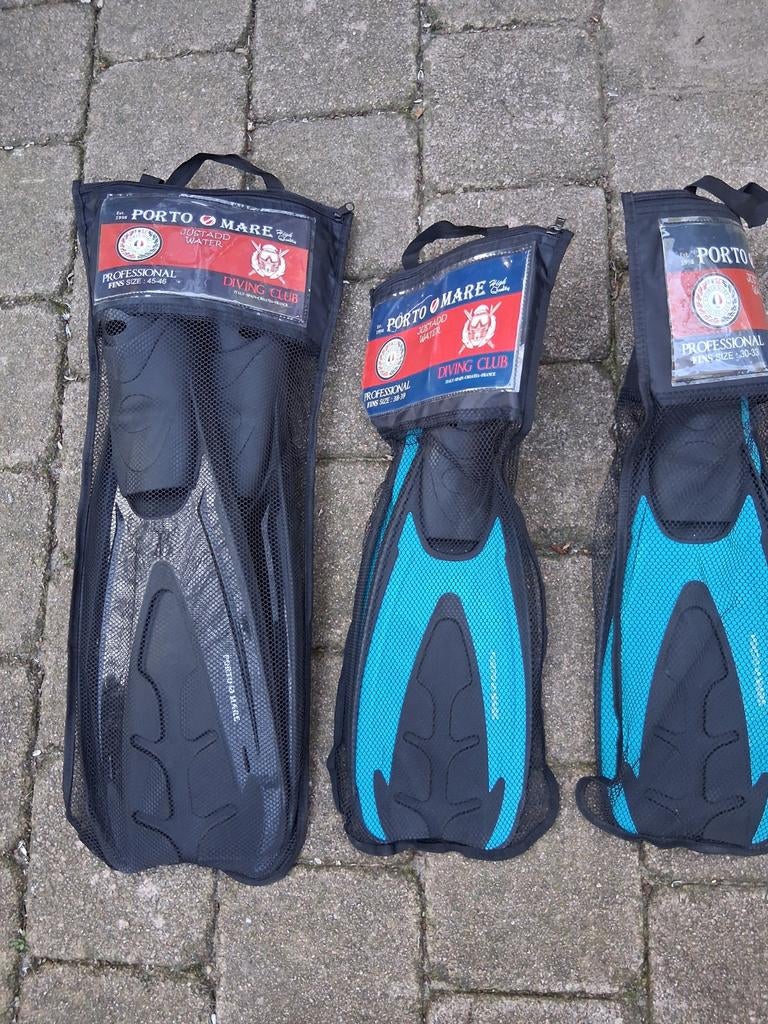 3 maten flippers per stuk 7.50, Ophalen of Verzenden, Zwem- of Duikvliezen