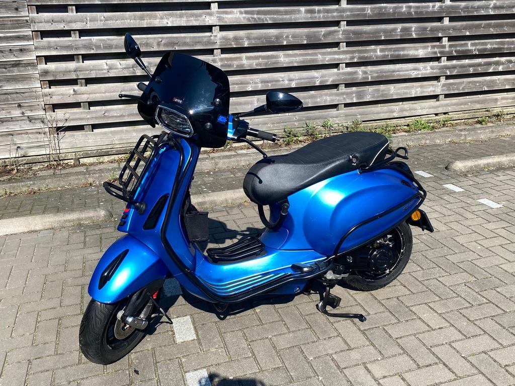 Vespa sprint iget 50cc, Ophalen, Maximaal 45 km/u, Vespa S, Zo goed als nieuw